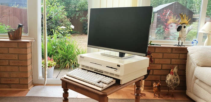 Amiga A300 replica desktop case on Kickstarter
