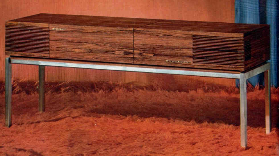Blaupunkt Arizona Stereo in Walnut finish