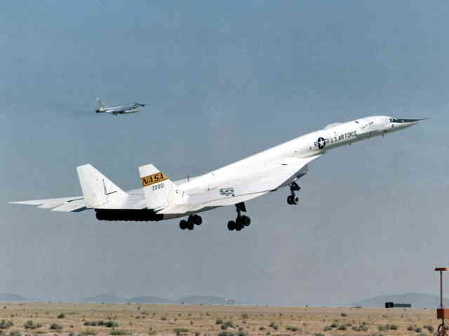 NASA ED97-44244-2 XB-70 Valkyrie with TB-58 Chase